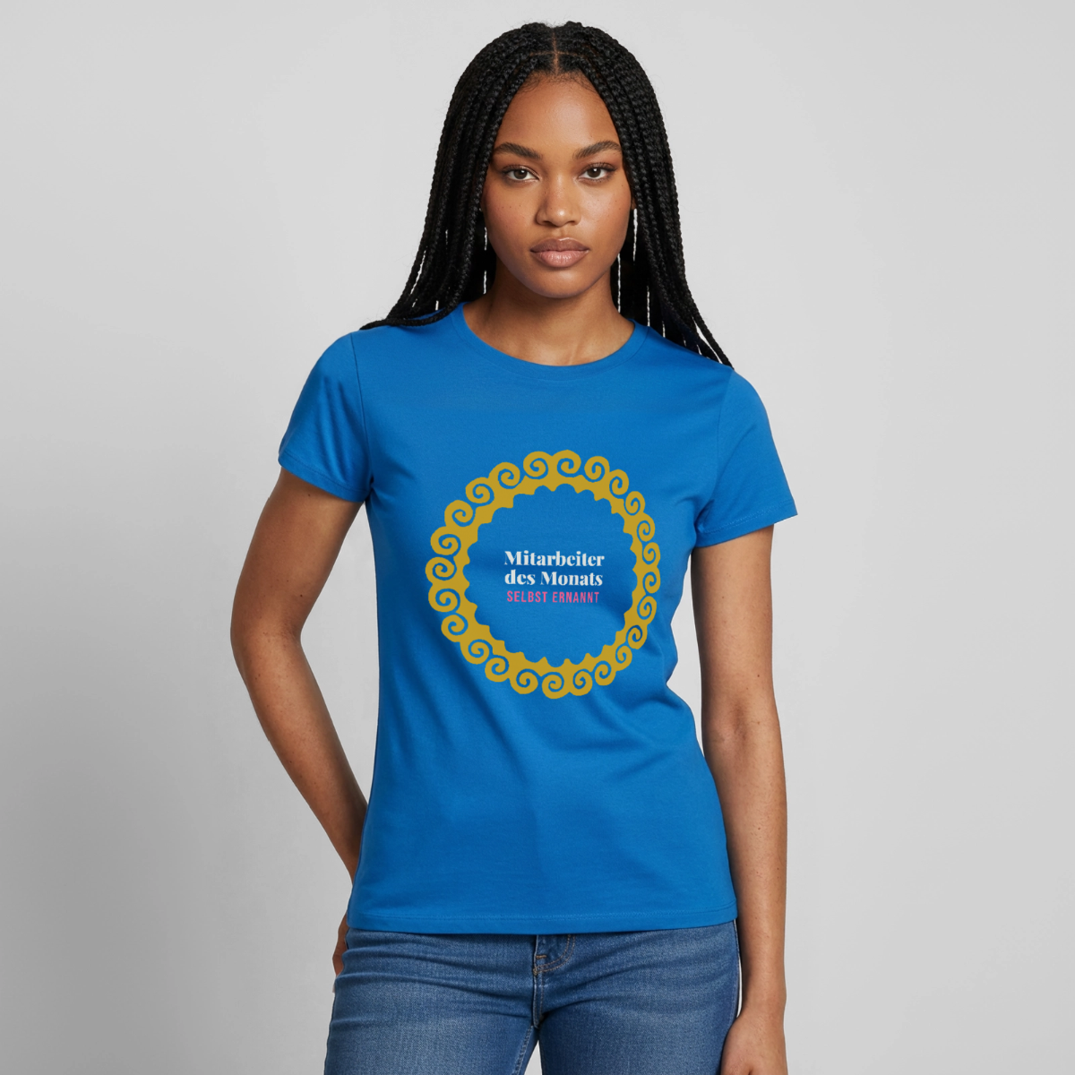 "Mitarbeiter des Monats, selbst ernannt. Gold-Motiv" Motiv-T-Shirt für Frauen, Farbe Royalblau