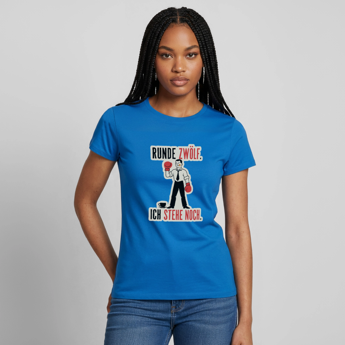 Runde zwölf. Ich stehe noch. Motiv-T-Shirt für Frauen, Farbe Royalblau, Model
