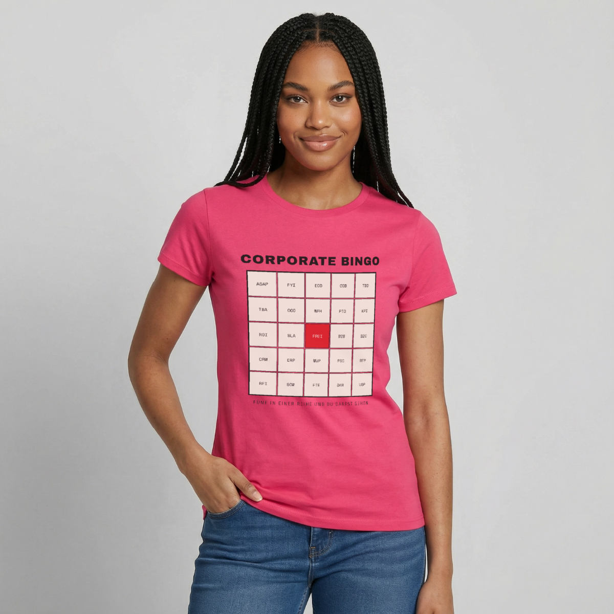 Corporate Bingo. Fünf in einer Reihe. Motiv-T-Shirt für Frauen, Farbe Azalea, Model