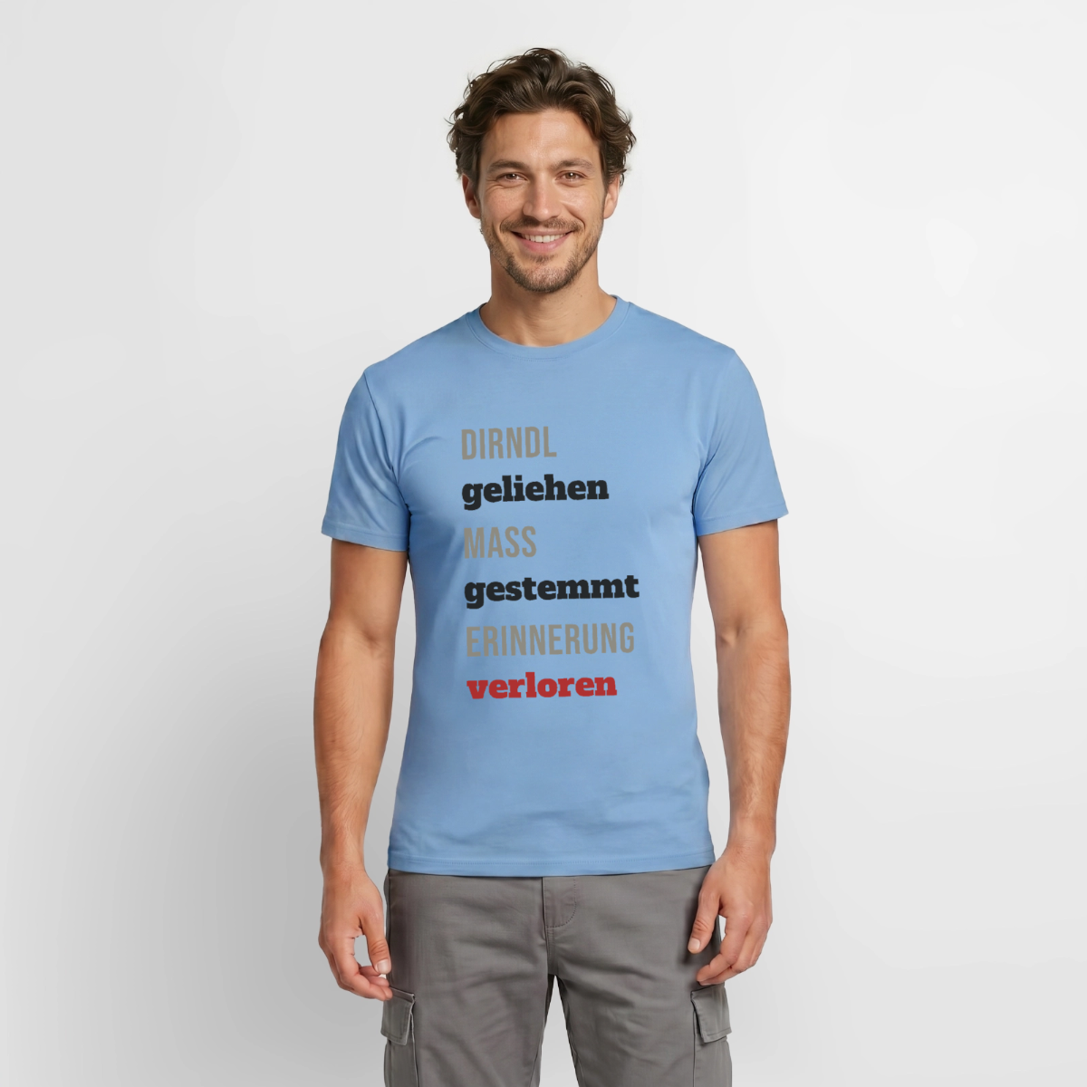 Dirndl geliehen, Maß gestemmt, Erinnerung verloren Motiv-T-Shirt für Männer, Farbe Carolina Blue, Model