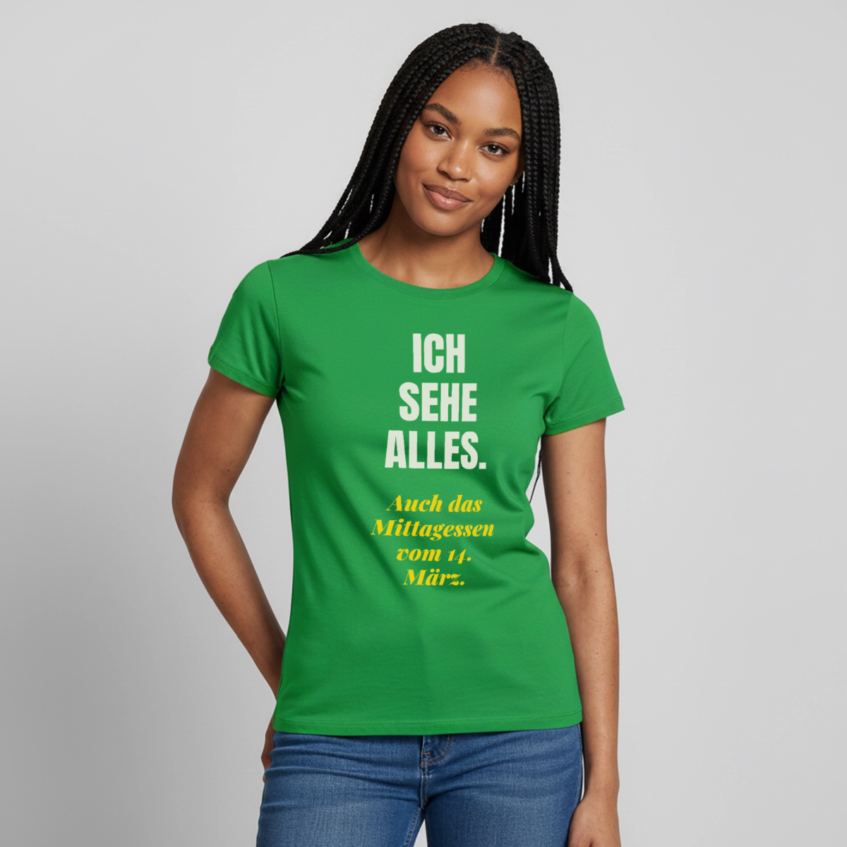 "Ich sehe alles. Auch das Mittagessen vom 14. März." Motiv-T-Shirt für Frauen, Farbe Kelly Green