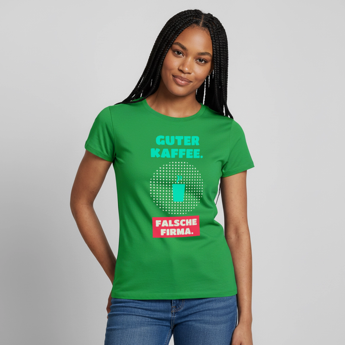 "Guter Kaffee. Falsche Firma." Motiv-T-Shirt für Frauen, Farbe Kelly Green