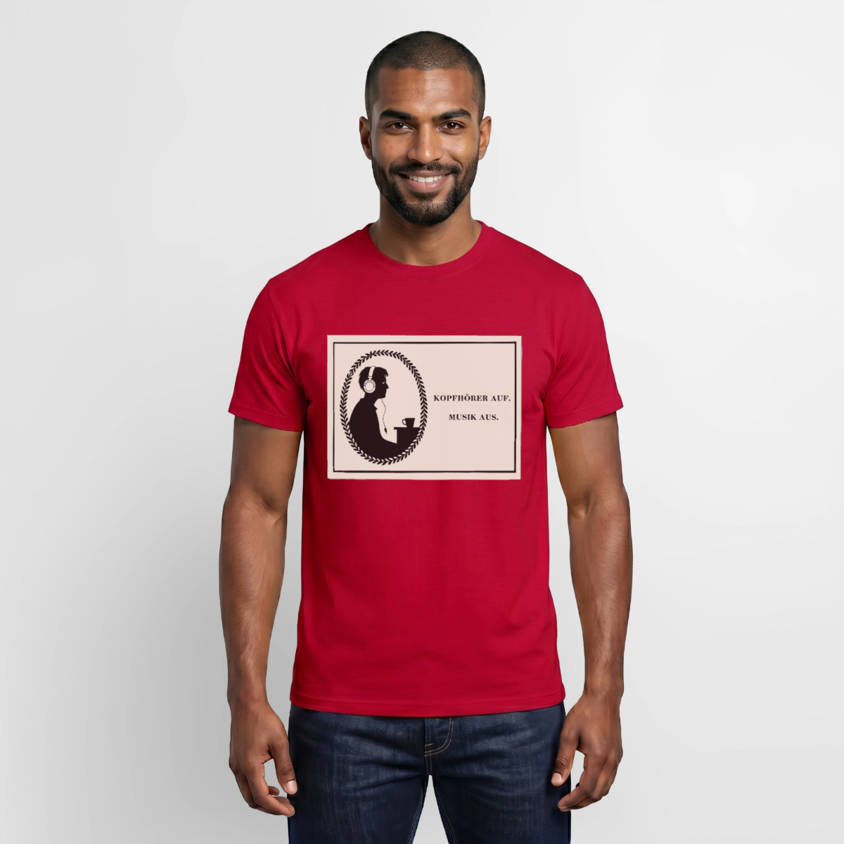 Kopfhörer auf. Musik aus. Motiv-T-Shirt für Männer, Farbe Rot, Model