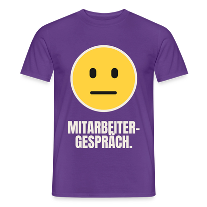 Mitarbeitergespräch. Motiv-T-Shirt für Männer, Farbe Lila