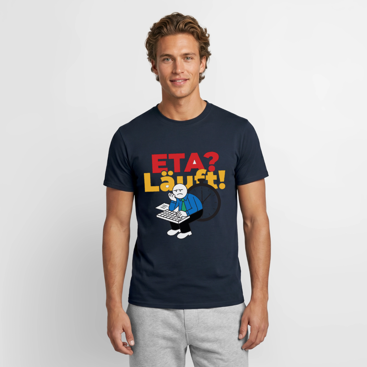 "ETA? Läuft! Strichfiguren-Motiv" Motiv-T-Shirt für Männer, Farbe Navy