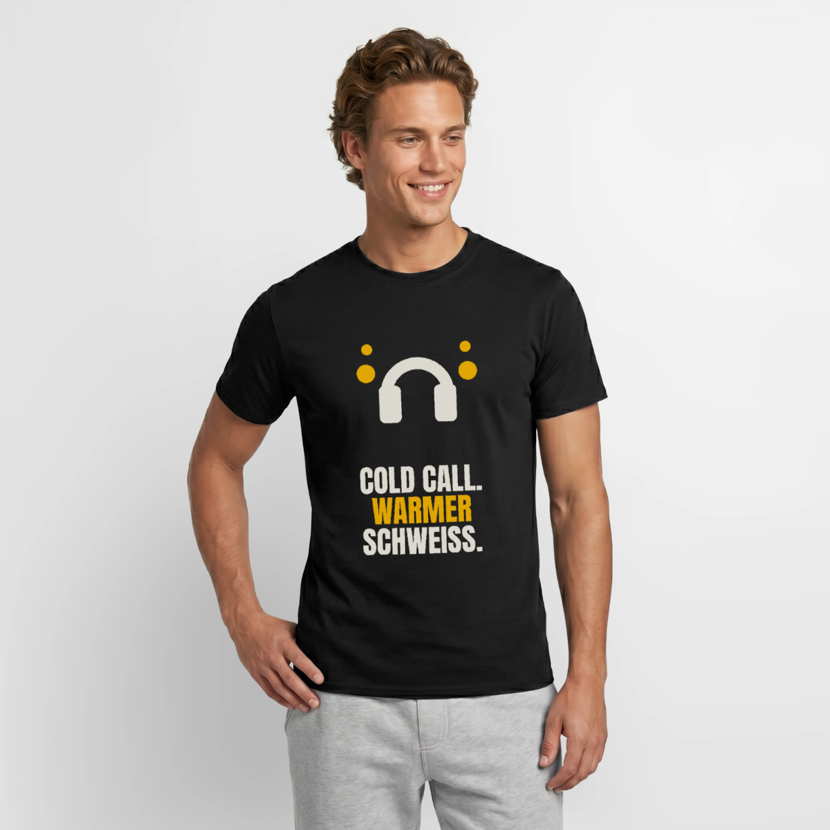 "Cold Call. Warmer Schweiß." Motiv-T-Shirt für Männer, Farbe Schwarz, Model