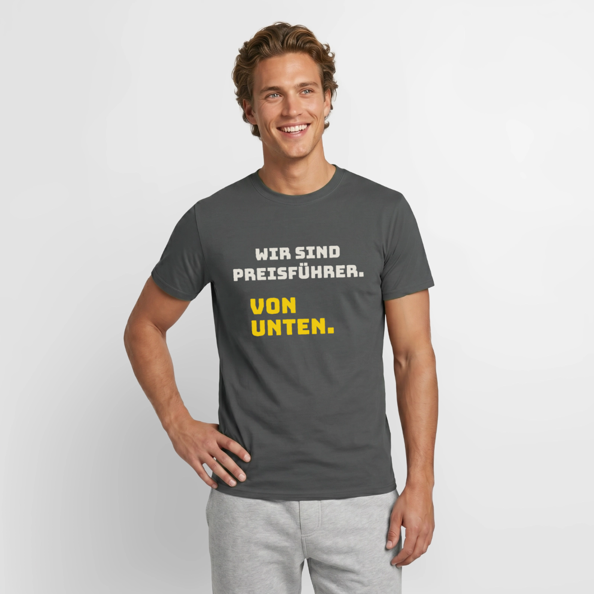"Wir sind Preisführer. Von unten." Motiv-T-Shirt für Männer, Farbe Anthrazit