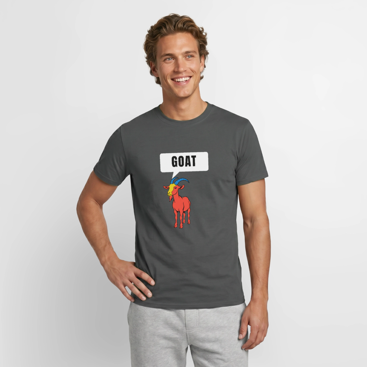 GOAT. Schild-Motiv Motiv-T-Shirt für Männer, Farbe Anthrazit, Model