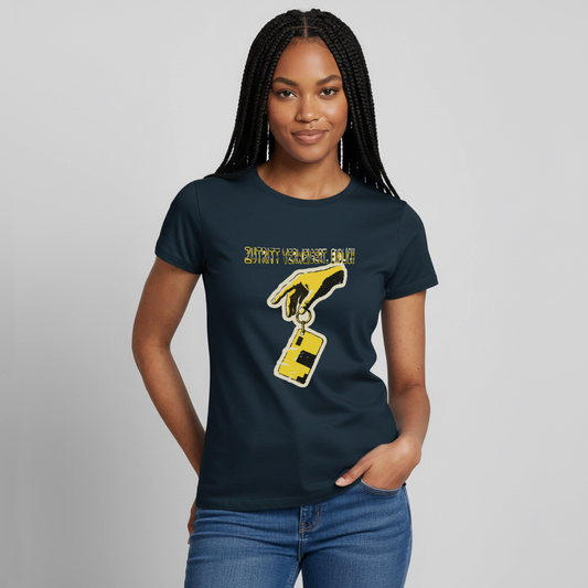 Zutritt verweigert. Endlich. Motiv-T-Shirt für Frauen, Farbe Navy, Model