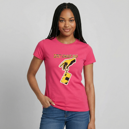 "Zutritt verweigert. Endlich." Motiv-T-Shirt für Frauen, Farbe Azalea