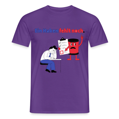 "Ein Haken fehlt noch. Comic-Motiv" Motiv-T-Shirt für Männer, Farbe Lila