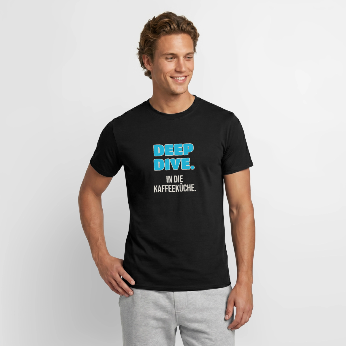 Deep Dive. In die Kaffeeküche. Motiv-T-Shirt für Männer, Farbe Schwarz, Model