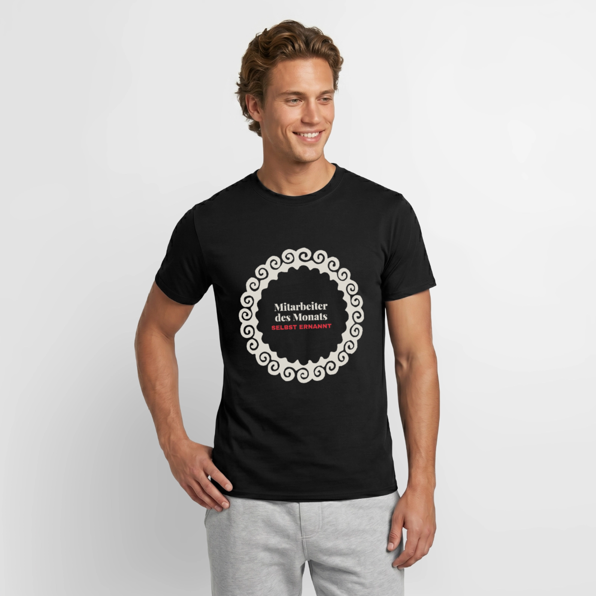 Mitarbeiter des Monats, selbst ernannt. Motiv-T-Shirt für Männer, Farbe Schwarz, Model