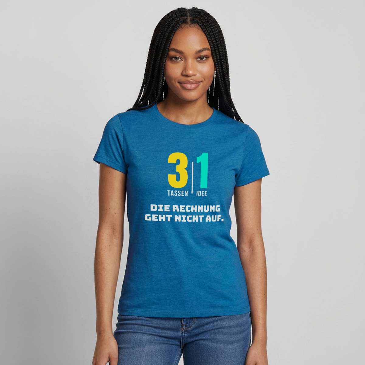 "3 Tassen, 1 Idee. Die Rechnung geht nicht auf." Motiv-T-Shirt für Frauen, Farbe Antikblaues Saphir meliert