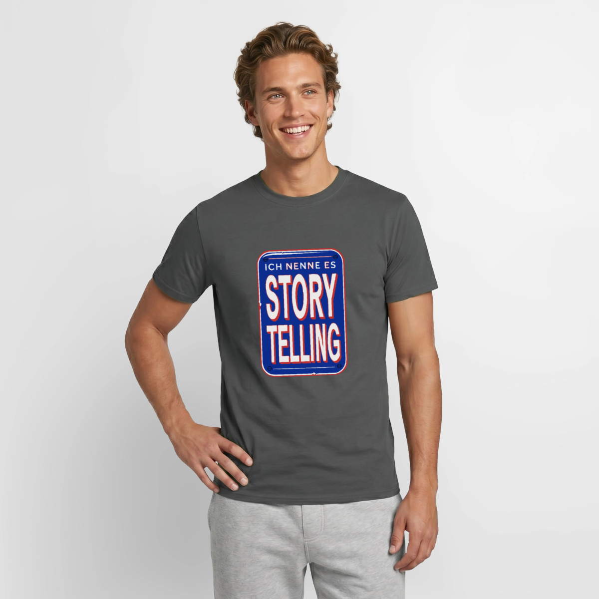 Ich nenne es Storytelling. Motiv-T-Shirt für Männer, Farbe Anthrazit, Model