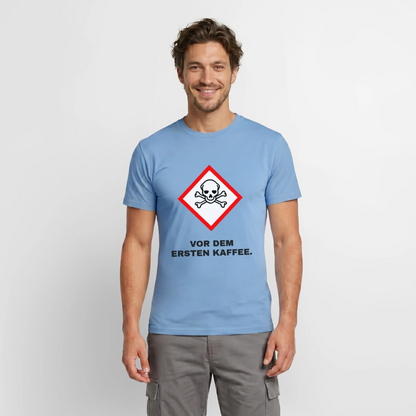 Vor dem ersten Kaffee. Gefahrzeichen Motiv-T-Shirt für Männer, Farbe Carolina Blue, Model