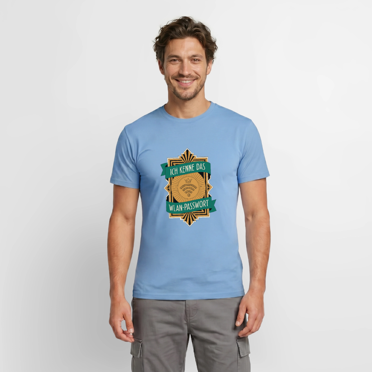 Ich kenne das WLAN-Passwort. Motiv-T-Shirt für Männer, Farbe Carolina Blue, Model