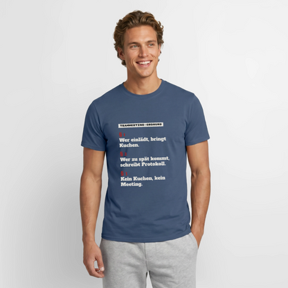 "Teammeeting-Ordnung: wer einlädt, bringt Kuchen." Motiv-T-Shirt für Männer, Farbe Dunkles Denimblau