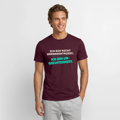 "Ich bin nicht unkonzentriert. Ich bin ungekoffeiniert." Motiv-T-Shirt für Männer, Farbe Ziegelrot