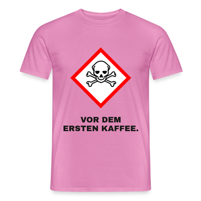 "Vor dem ersten Kaffee. Gefahrzeichen" Motiv-T-Shirt für Männer, Farbe Pink