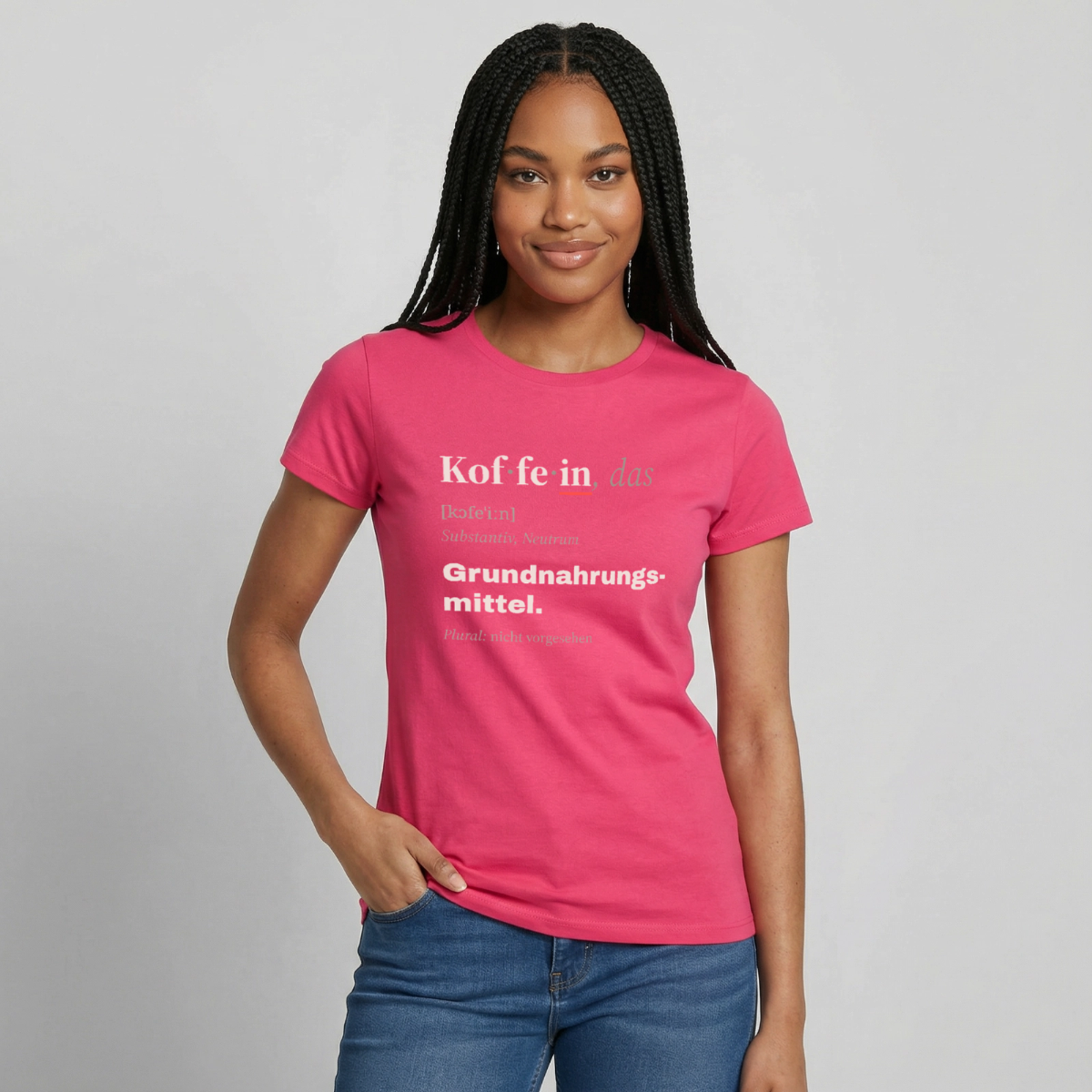 "Koffein, das: Grundnahrungsmittel." Motiv-T-Shirt für Frauen, Farbe Azalea