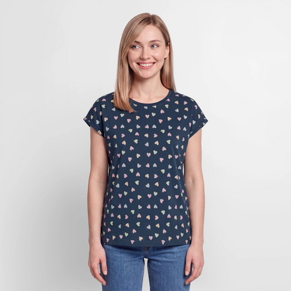 All-over-Print Frauen Premium Organic T-Shirt - Marineblau/Bunte Herzen