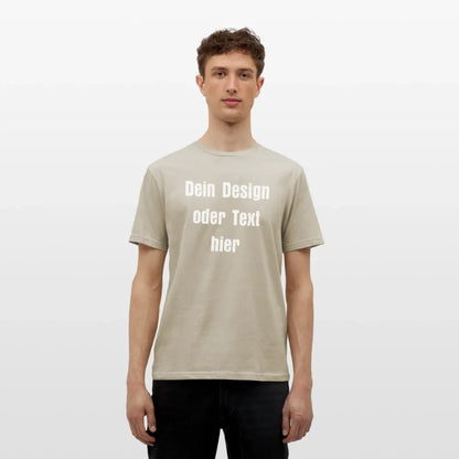 Männer T-Shirt - personalisierbare Vorder- und Rückseite - Sandbeige