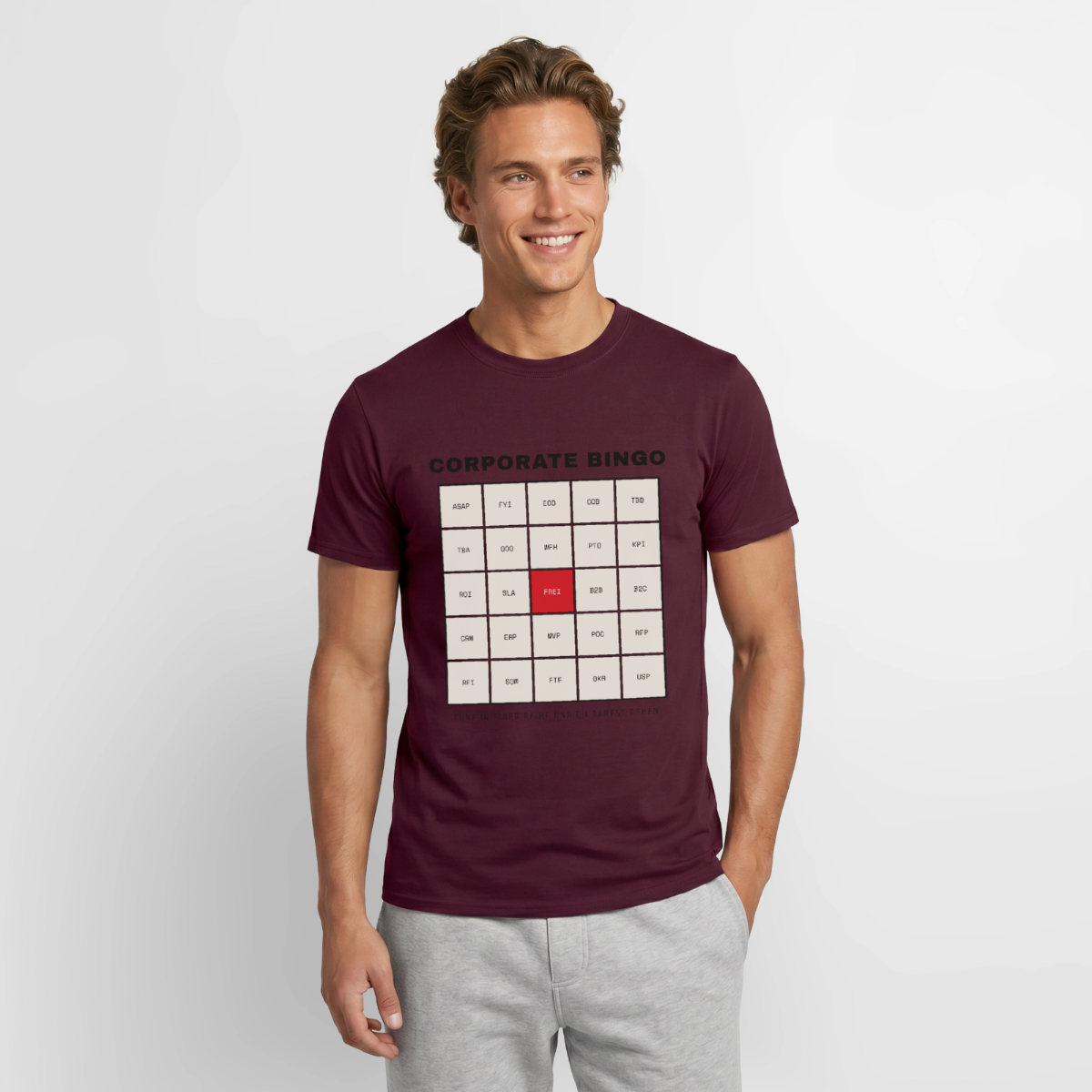 Corporate Bingo. Fünf in einer Reihe. Motiv-T-Shirt für Männer, Farbe Ziegelrot, Model