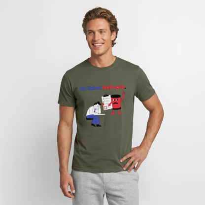 "Ein Haken fehlt noch. Comic-Motiv" Motiv-T-Shirt für Männer, Farbe Militärgrün