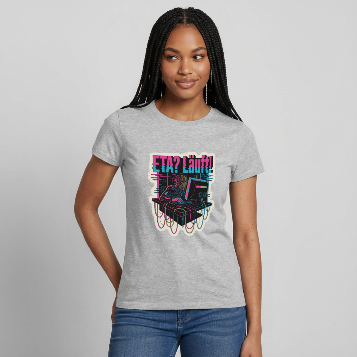 "ETA? Läuft! Cyberpunk-Motiv" Motiv-T-Shirt für Frauen, Farbe Grau meliert