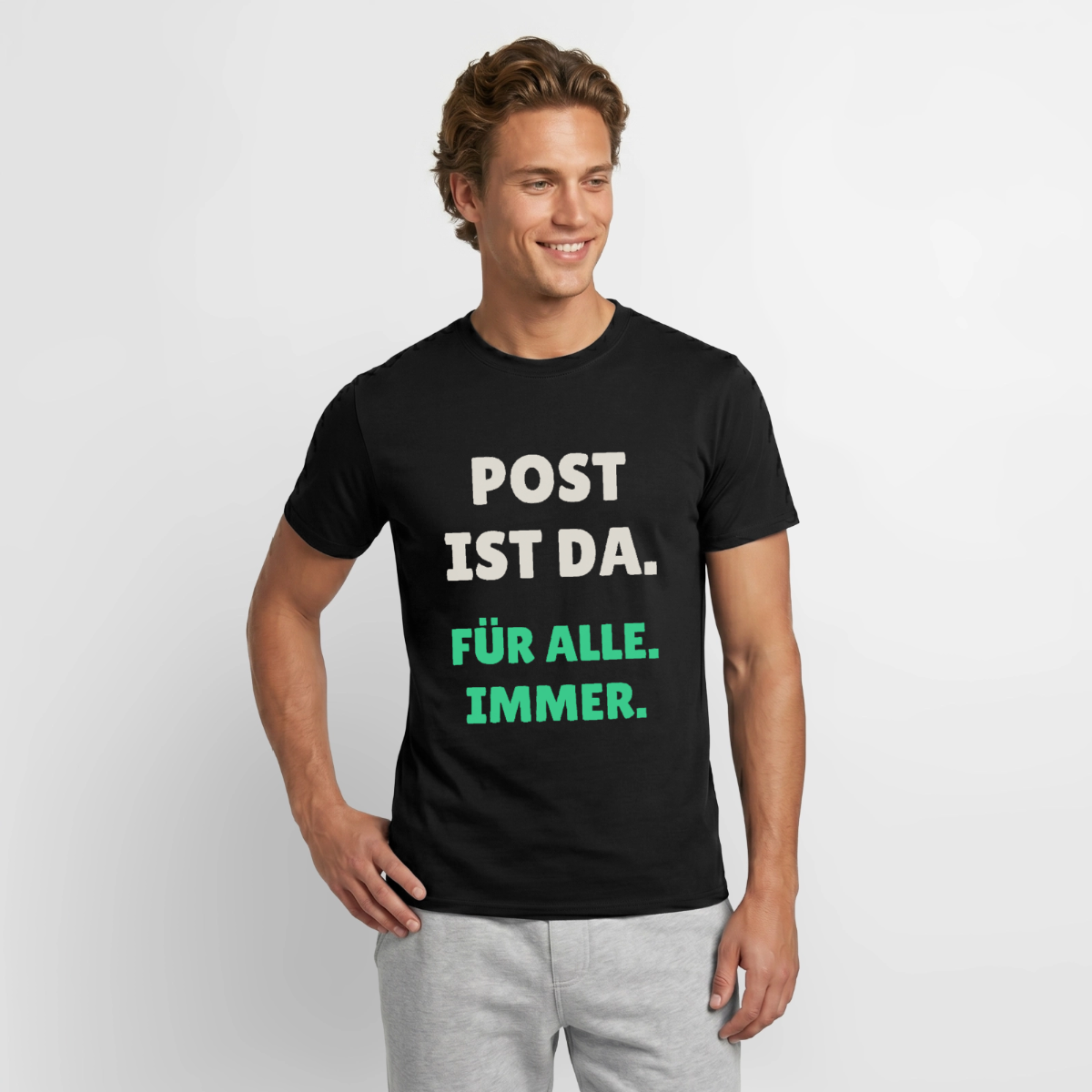 "Post ist da. Für alle. Immer." Motiv-T-Shirt für Männer, Farbe Schwarz, Model