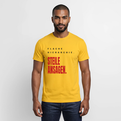 "Flache Hierarchie. Steile Ansagen." Motiv-T-Shirt für Männer, Farbe Gelb