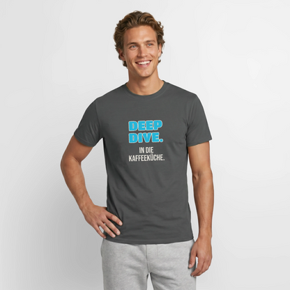 "Deep Dive. In die Kaffeeküche." Motiv-T-Shirt für Männer, Farbe Anthrazit
