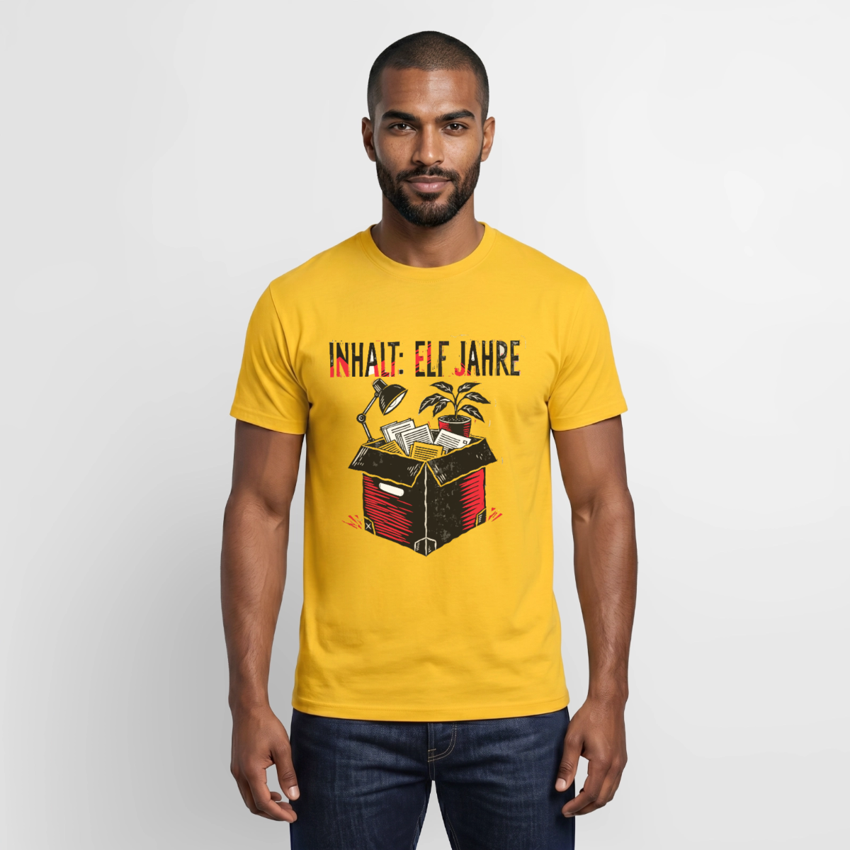 "Inhalt: elf Jahre. Linolschnitt-Motiv" Motiv-T-Shirt für Männer, Farbe Gelb