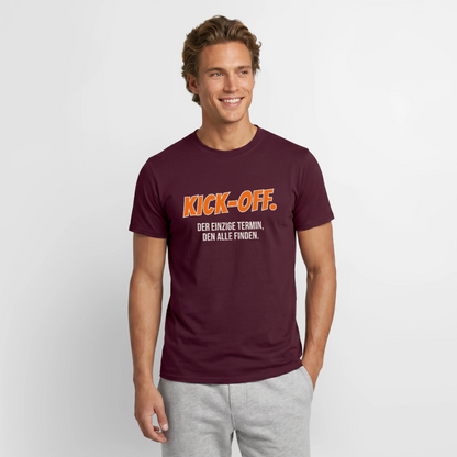 "Kick-off: der einzige Termin, den alle finden." Motiv-T-Shirt für Männer, Farbe Ziegelrot