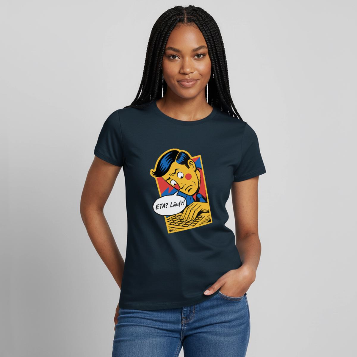 "ETA? Läuft! Popart-Motiv" Motiv-T-Shirt für Frauen, Farbe Navy