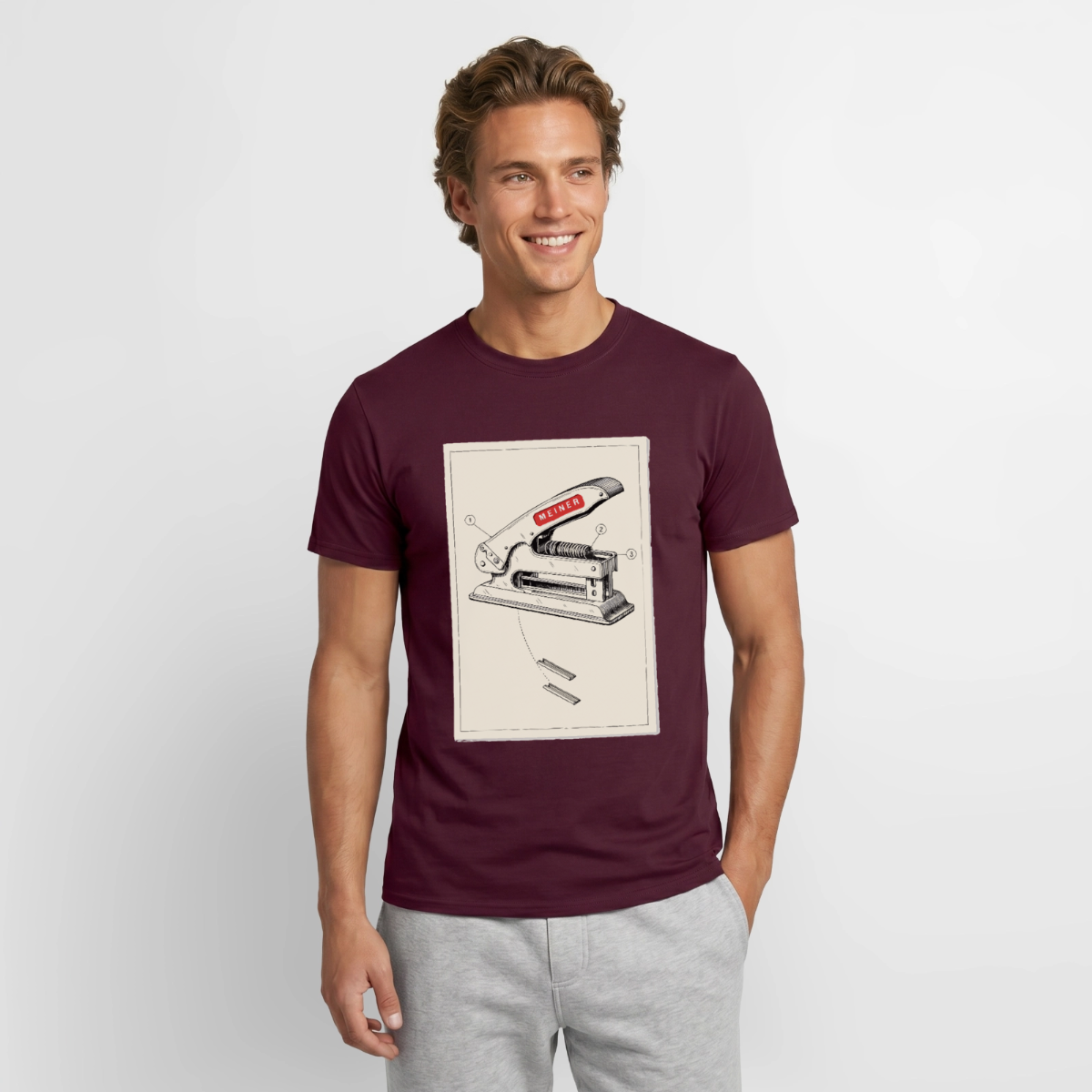 Meiner. Der Tacker kommt mit. Motiv-T-Shirt für Männer, Farbe Ziegelrot, Model