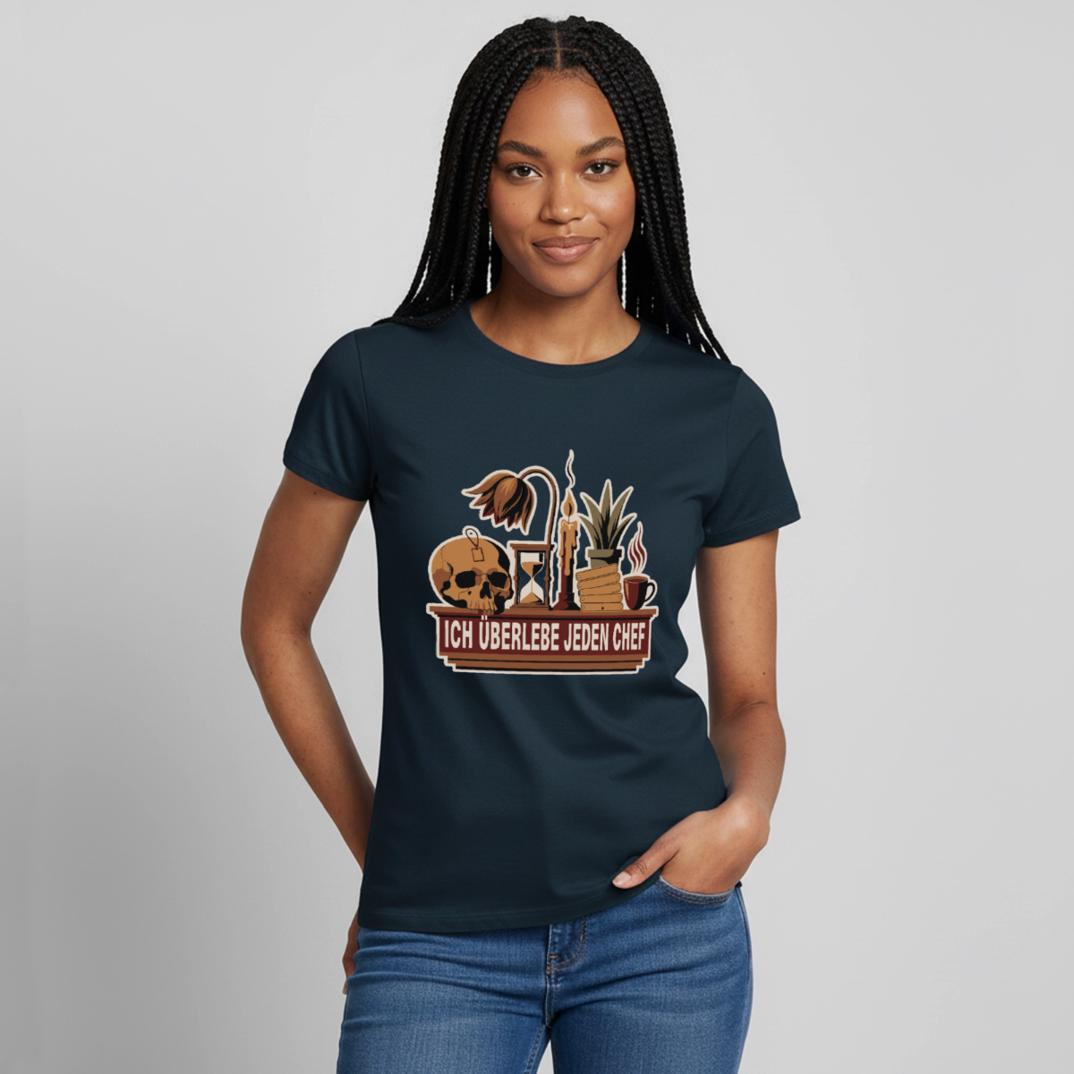 Ich überlebe jeden Chef. Motiv-T-Shirt für Frauen, Farbe Navy, Model