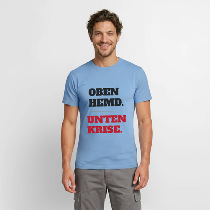 Oben Hemd, unten Krise Motiv-T-Shirt für Männer, Farbe Carolina Blue, Model