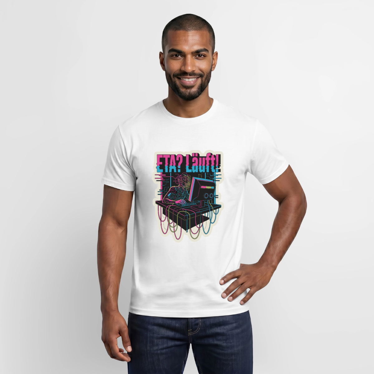 "ETA? Läuft! Cyberpunk-Motiv" Motiv-T-Shirt für Männer, Farbe Weiß