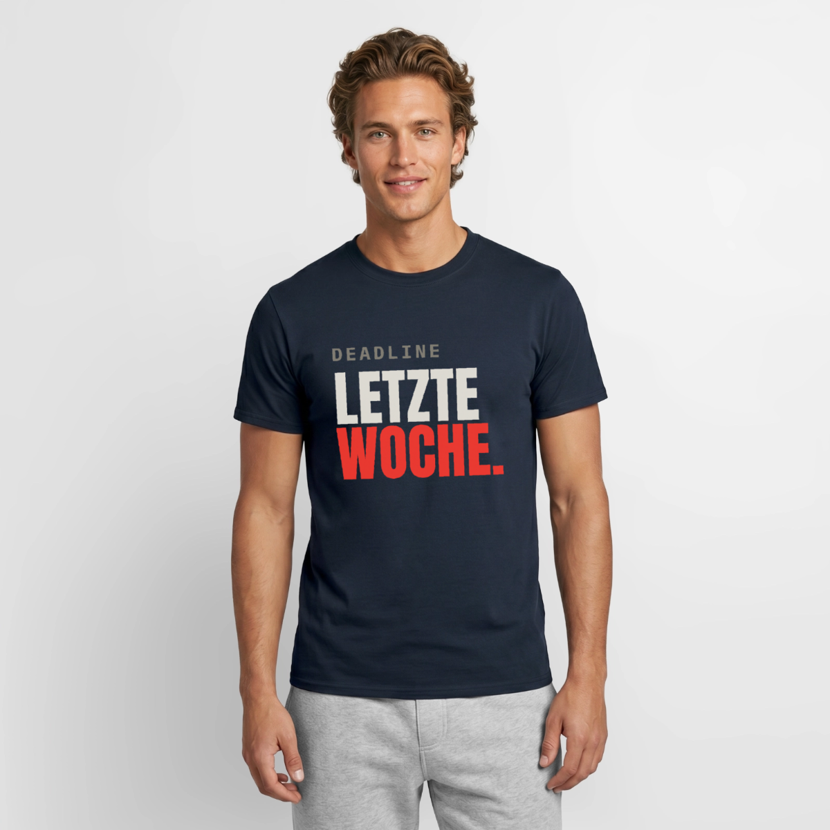 Deadline: letzte Woche. Motiv-T-Shirt für Männer, Farbe Navy, Model
