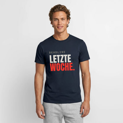 Deadline: letzte Woche. Motiv-T-Shirt für Männer, Farbe Navy, Model