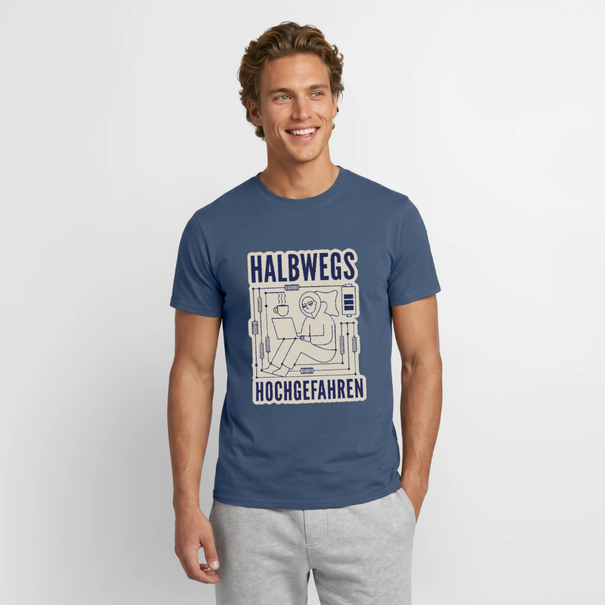 Halbwegs hochgefahren. Motiv-T-Shirt für Männer, Farbe Dunkles Denimblau, Model