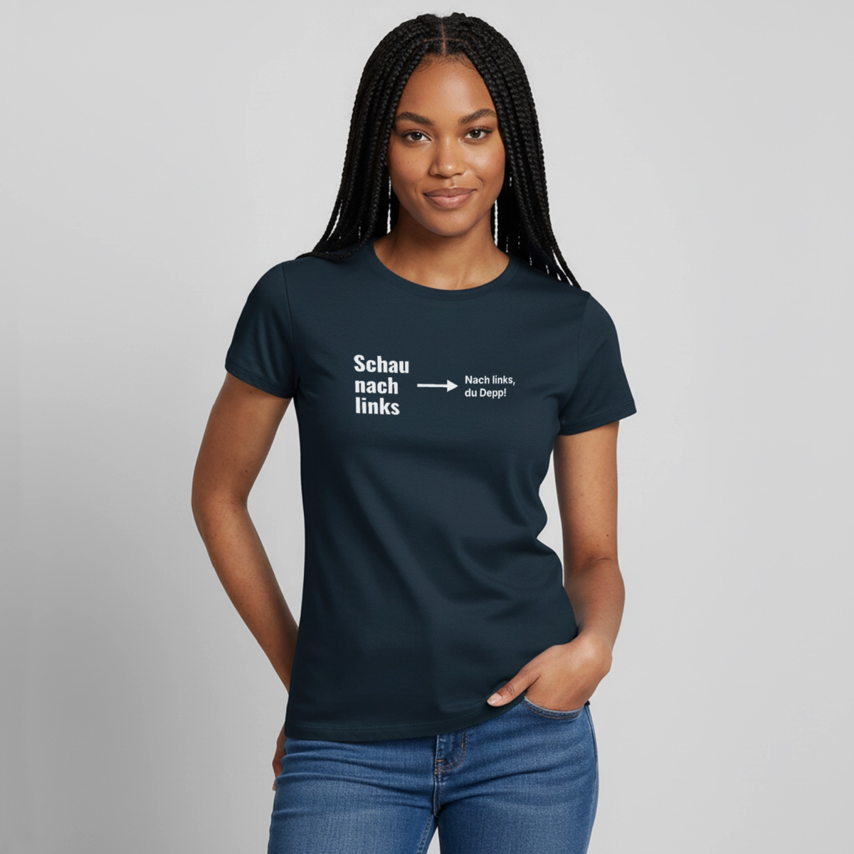 Schau nach links. Typo-Motiv Motiv-T-Shirt für Frauen, Farbe Navy, Model