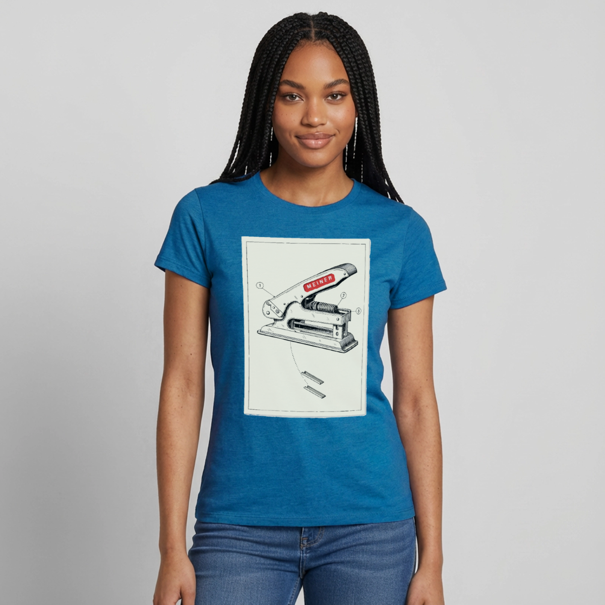 Meiner. Der Tacker kommt mit. Motiv-T-Shirt für Frauen, Farbe Antikblaues Saphir meliert, Model