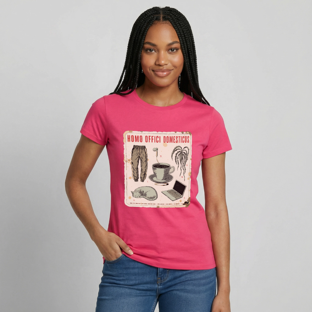 Homo Offici Domesticus Motiv-T-Shirt für Frauen, Farbe Azalea, Model