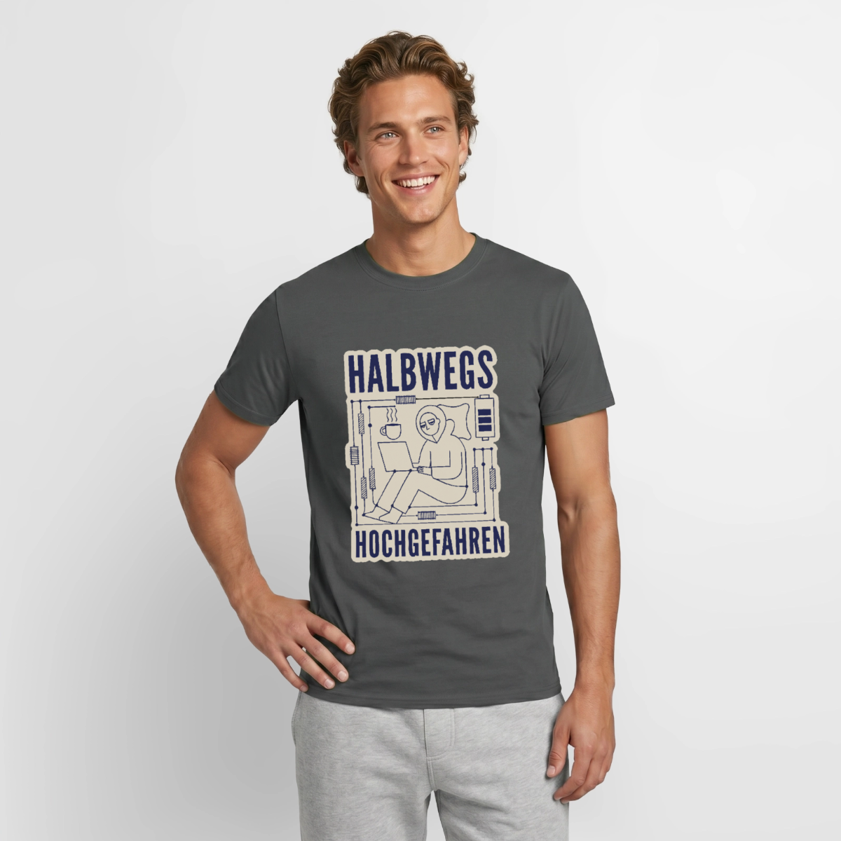 Halbwegs hochgefahren. Motiv-T-Shirt für Männer, Farbe Anthrazit, Model