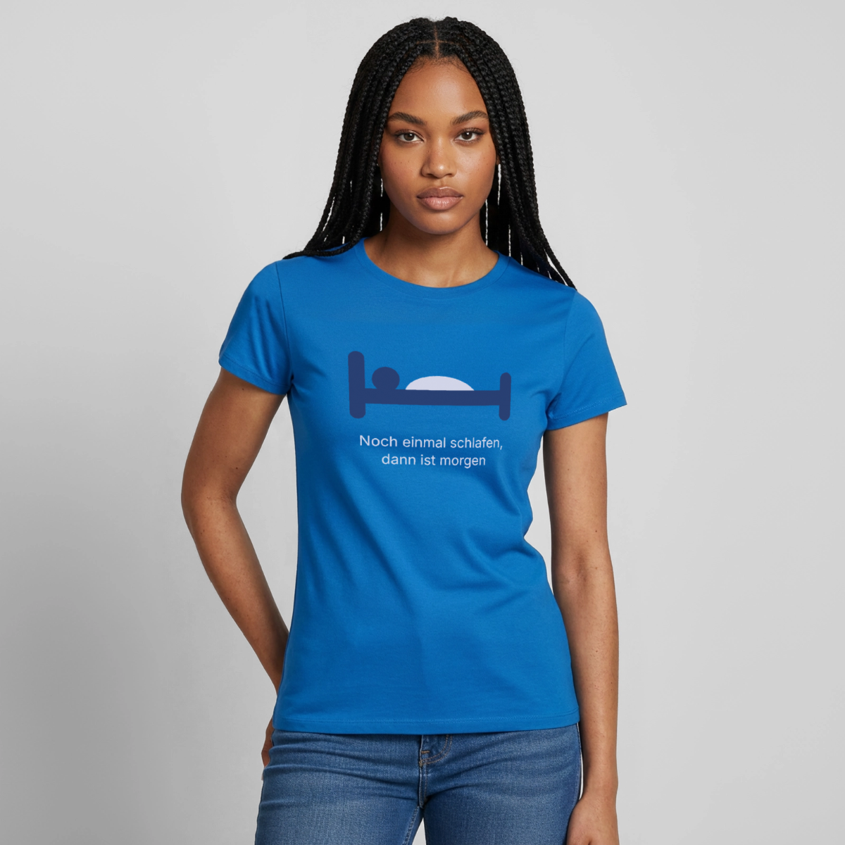 Noch einmal schlafen, dann ist morgen. Motiv-T-Shirt für Frauen, Farbe Royalblau, Model