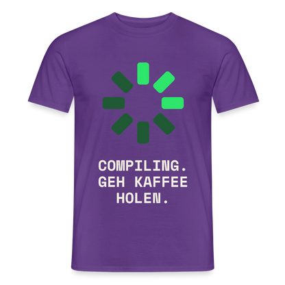 Compiling. Geh Kaffee holen. Motiv-T-Shirt für Männer, Farbe Lila