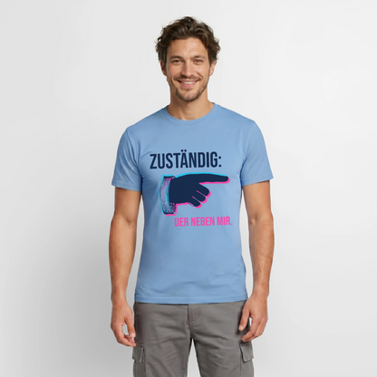 Zuständig: der neben mir. Glitch-Motiv Motiv-T-Shirt für Männer, Farbe Carolina Blue, Model